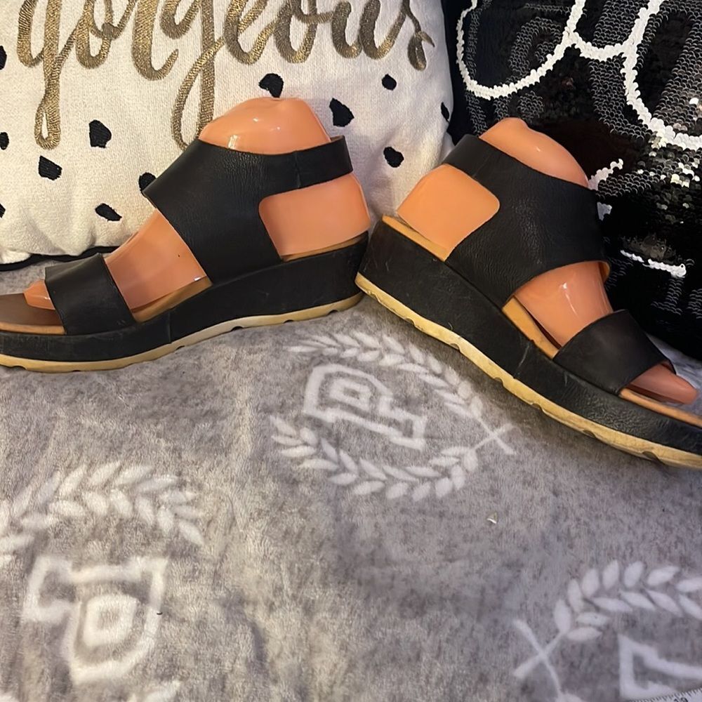 Kork ease black leather strap sandals wedge sz 11 - Picture 5 of 10